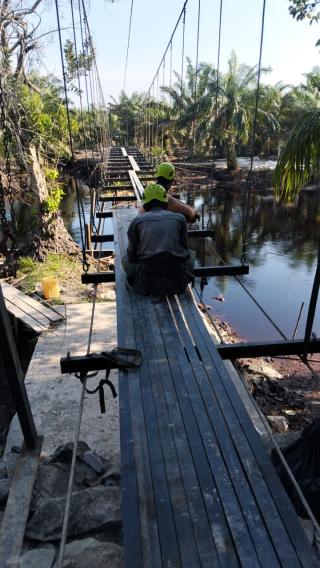 Wujud Kepedulian Polri untuk Akses Masyarakat, Jembatan Merah Putih Presisi di Temiang Hampir Rampung